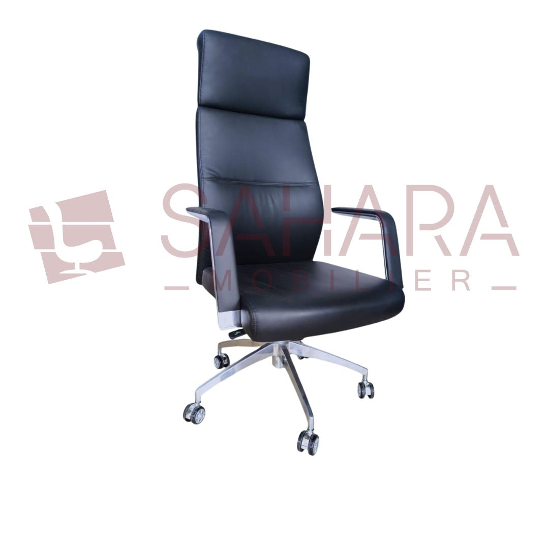 fauteuil de direction en simili cuir noir avec accoudoirs forme